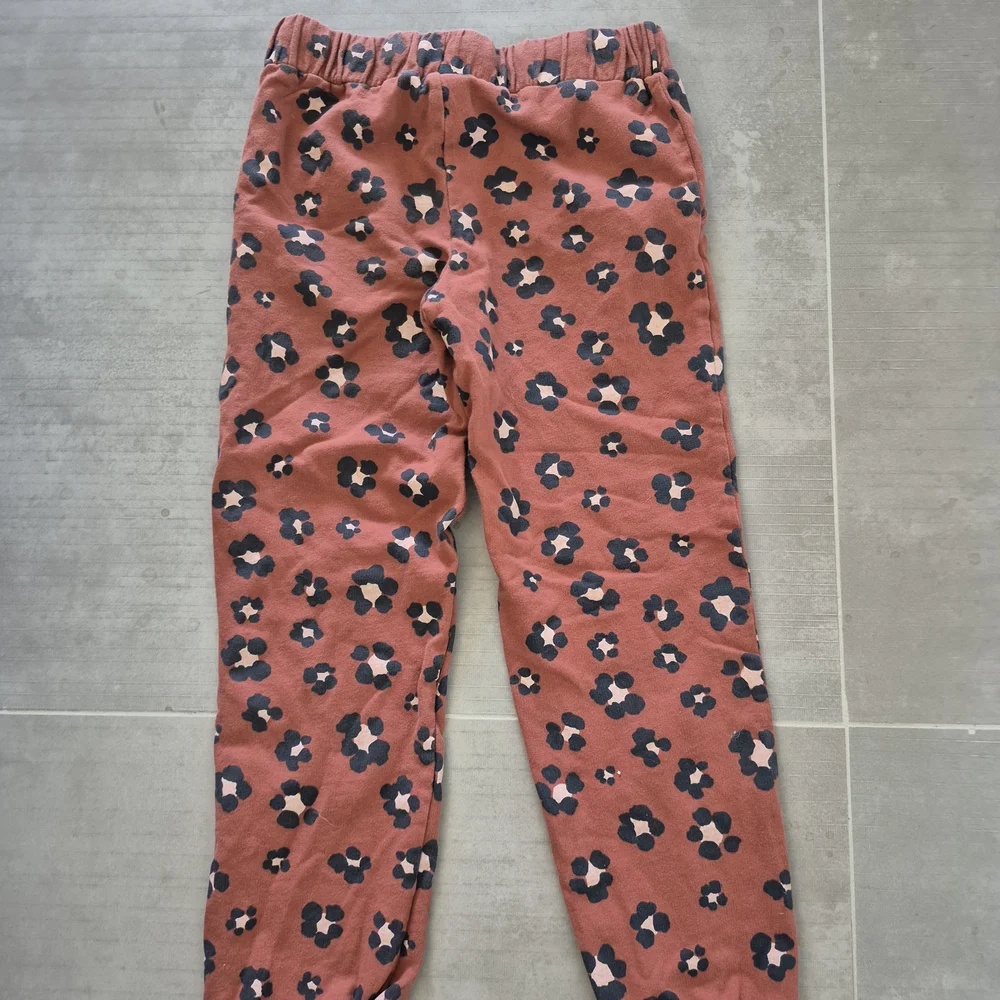 Carter's Girls Sz 7 Sweatpants Black & Pink Floral Leopard Jogger 100% Cotton - Picture 4 of 4